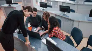 Formation SSCT du CSE : objectifs, durée et obligations à connaître