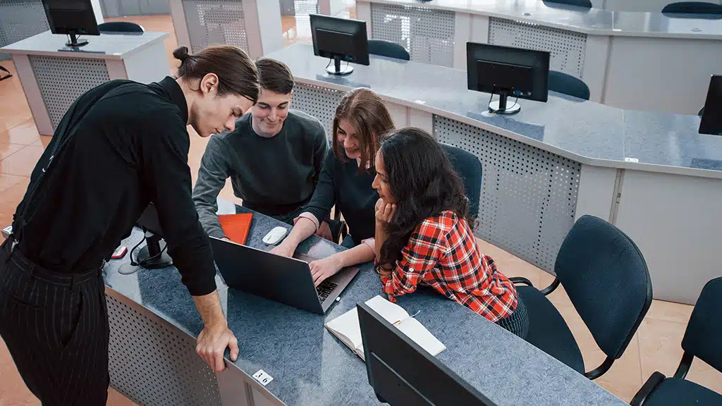 Formation SSCT du CSE : objectifs, durée et obligations à connaître